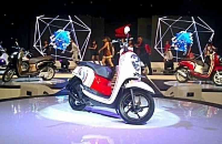 Apa Saja Keunggulan Honda Scoopy FI?