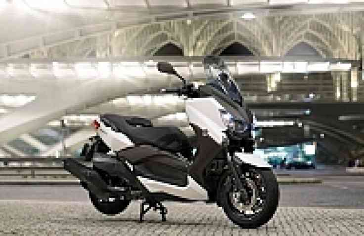 Yamaha X-Max 400 Hadir, Geser Eksistensi Majesty