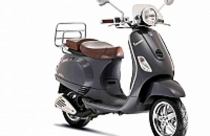 Tambah Varian 3 Klep Piaggio Tampilkan Vespa LXV 150ie 3V.