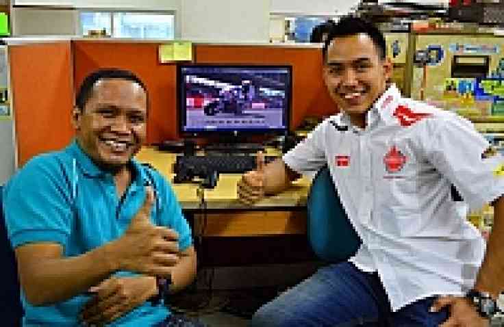 Doni Tata Ladeni Tantangan Otomotifnet Bermain Game MotoGP 2013