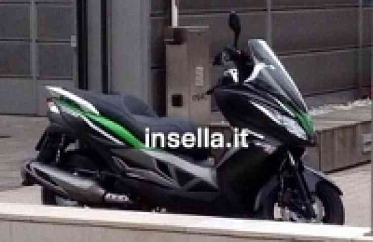 Penampakan Matic Gambot 300cc Kawasaki J300