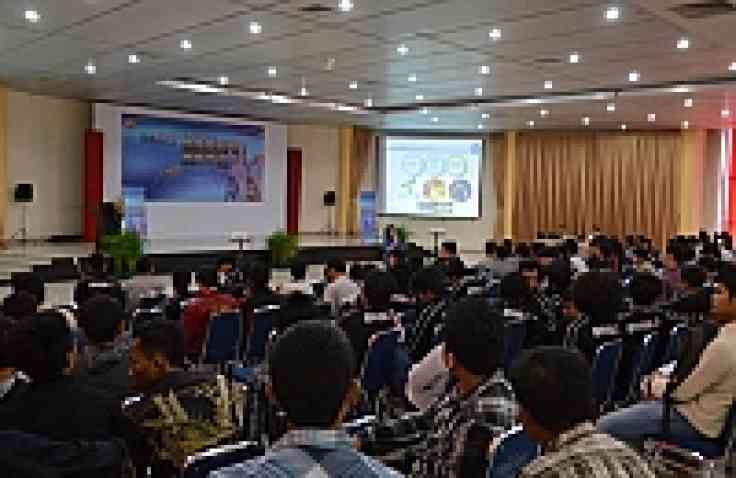 Seminar The Other Side Of Modern Matic di Medan Banjir Peserta!