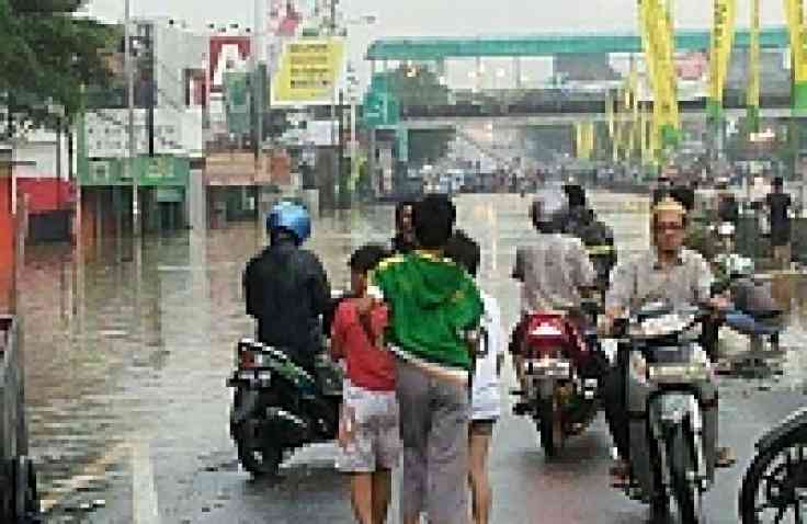 Banjir Malanda Jakarta, Bikers Wajib Kenali Titik Banjir