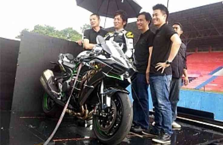 Pembalap Lawas dan Supersport Didaulat Geber Kawasaki Ninja H2