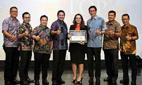 Didapuk Sebagai Pelumas Berkualitas,  Federal Oil Kembali Raih Top Brand 2015