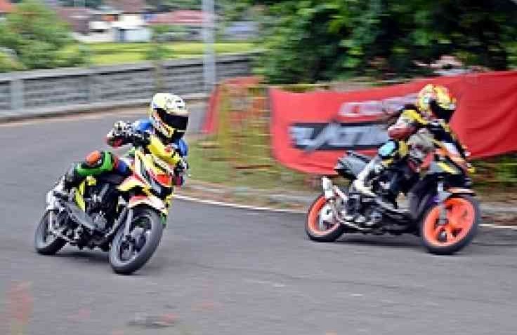 Terminal Bis Disulap Jadi Sirkuit Matic Race