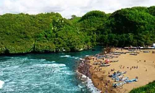 Menikmati Keindahan Pantai Baron, Jogjakarta