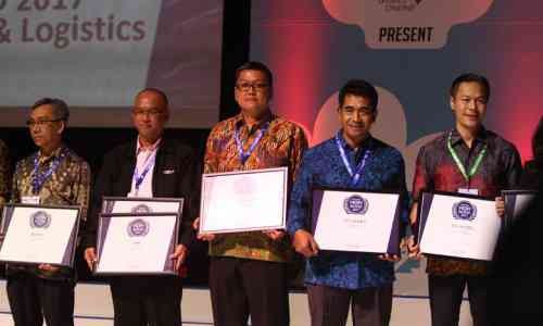 Oli Motor Federal Oil Raih Indonesia WOW Brand Awards 2017