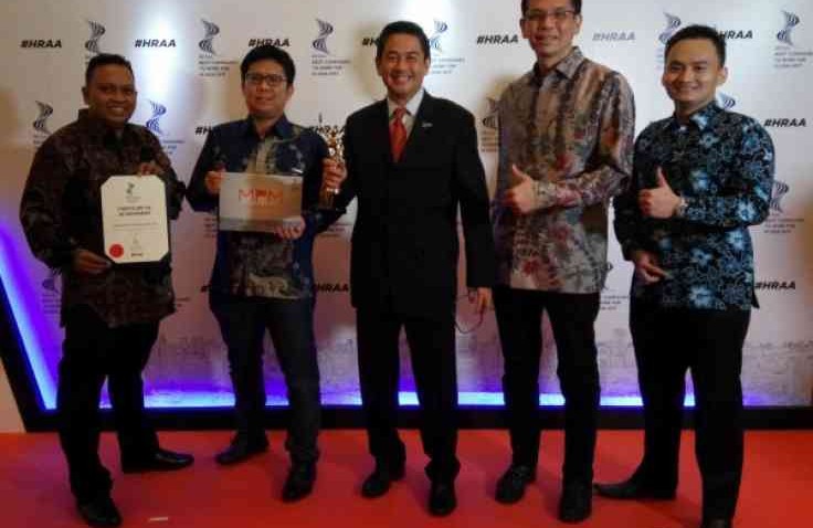 PT Federal Karyatama Terima Penganugerahan HR Asia Award 2017