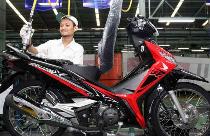 Honda Supra X 125 FI Terbaru Rilis Indonesia, Ini Harga Oli Motor Terbaik Untuknya