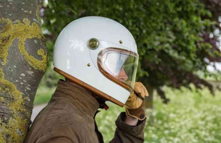 Selain Melanggar, Ini Bahaya Tidak Pakai Helm