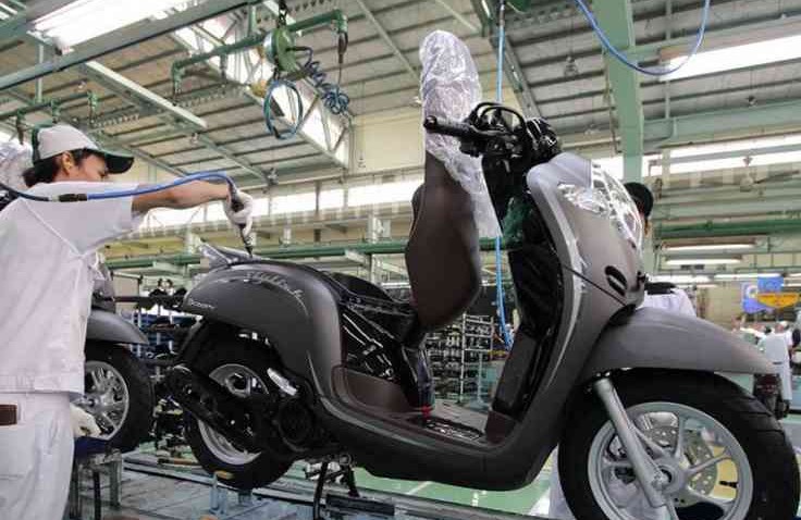 Tampilan Honda Scoopy 2019 Jadi Makin Retro Dengan Warna Baru