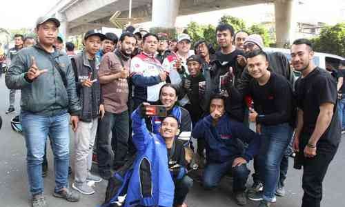 Keseruan Meet And Greet Sam Lowes, Mulai Dari Ganti Oli Sampai Bikin Kopi