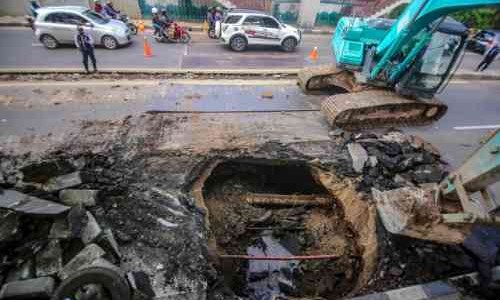 Jalan Daan Mogot Tananh Tinggi Amblas, Pengendara Harus Waspada